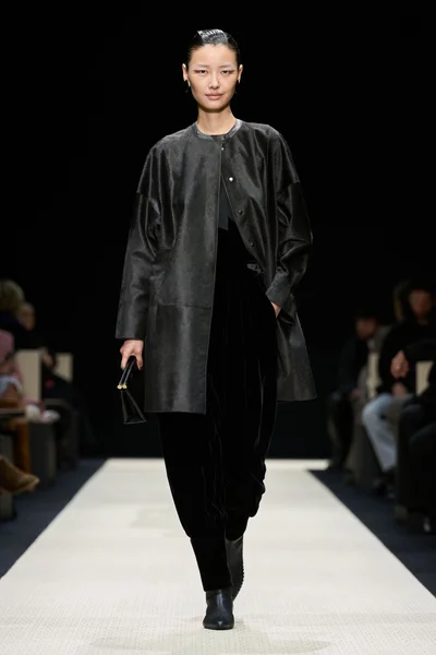Look 49